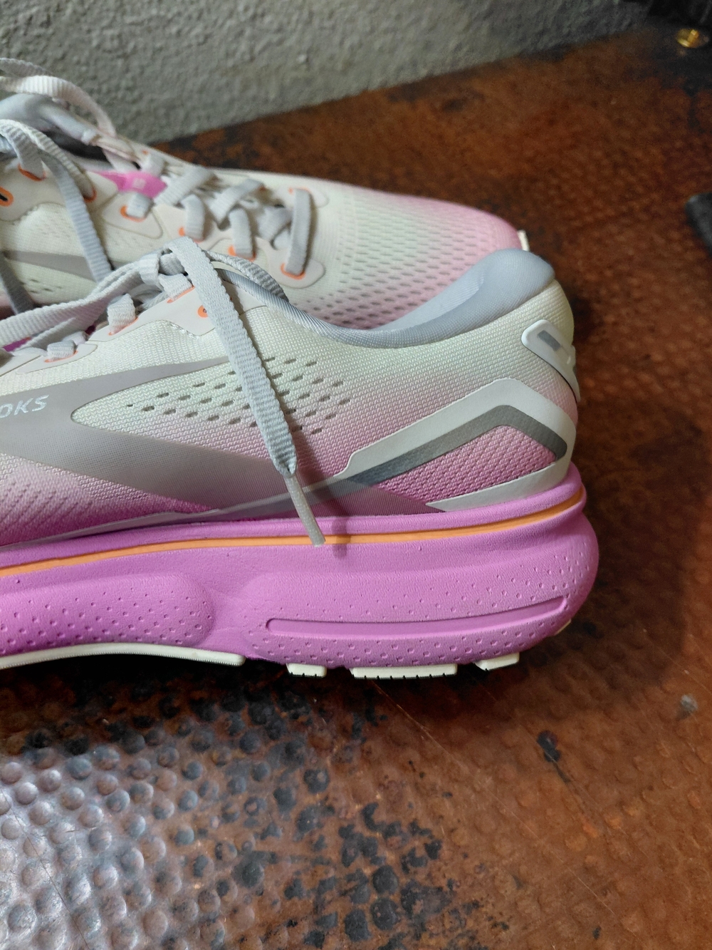 Brooks Sz. 10.5 Grey/Coconut/Fuchsia Ghost 15 Running Shoe - Picture 11 of 16